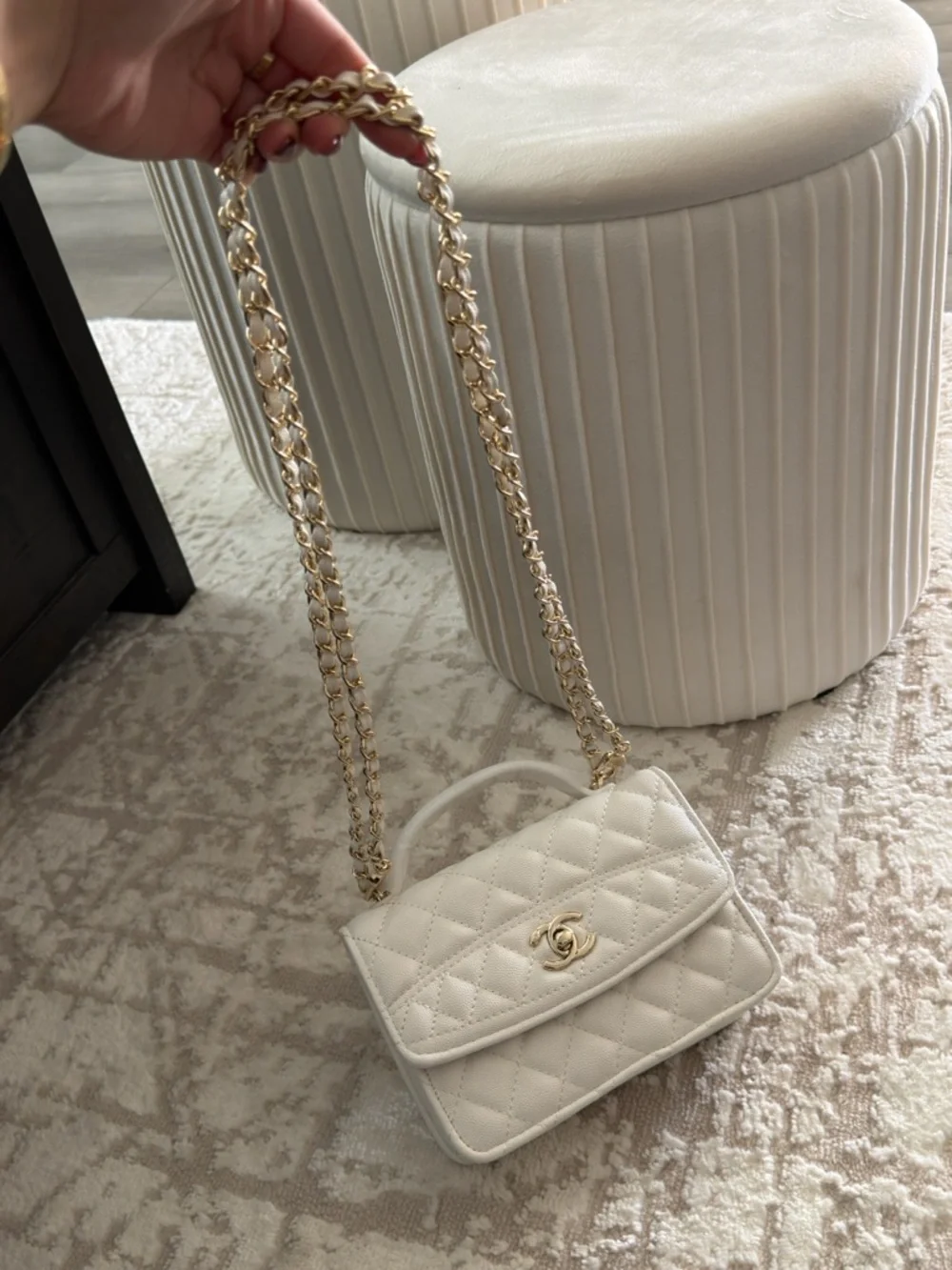 Chanel Makeup Bag White - Picture 6 of 7